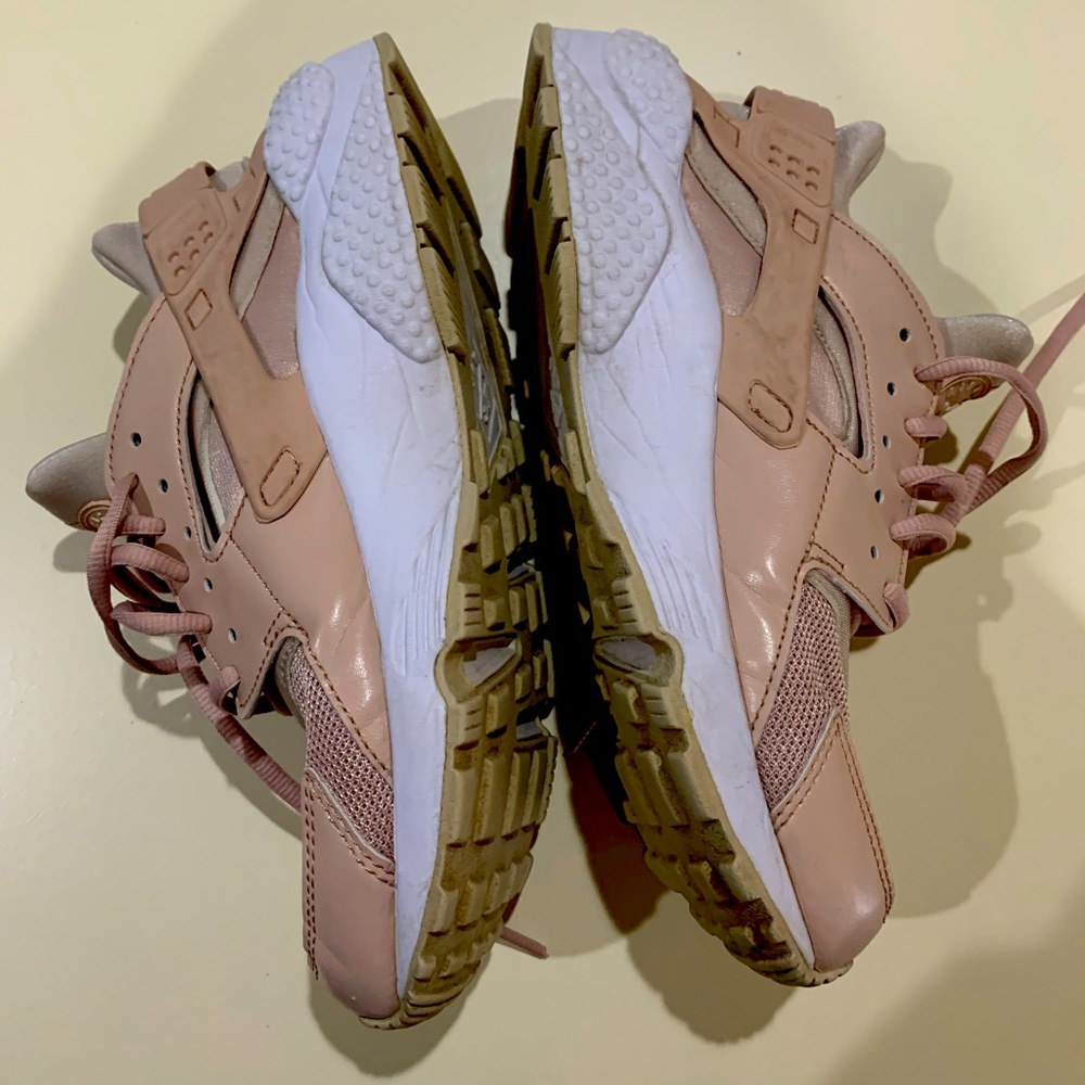 Nike huaraches running shoe dusty pink size 7.5 woman’s